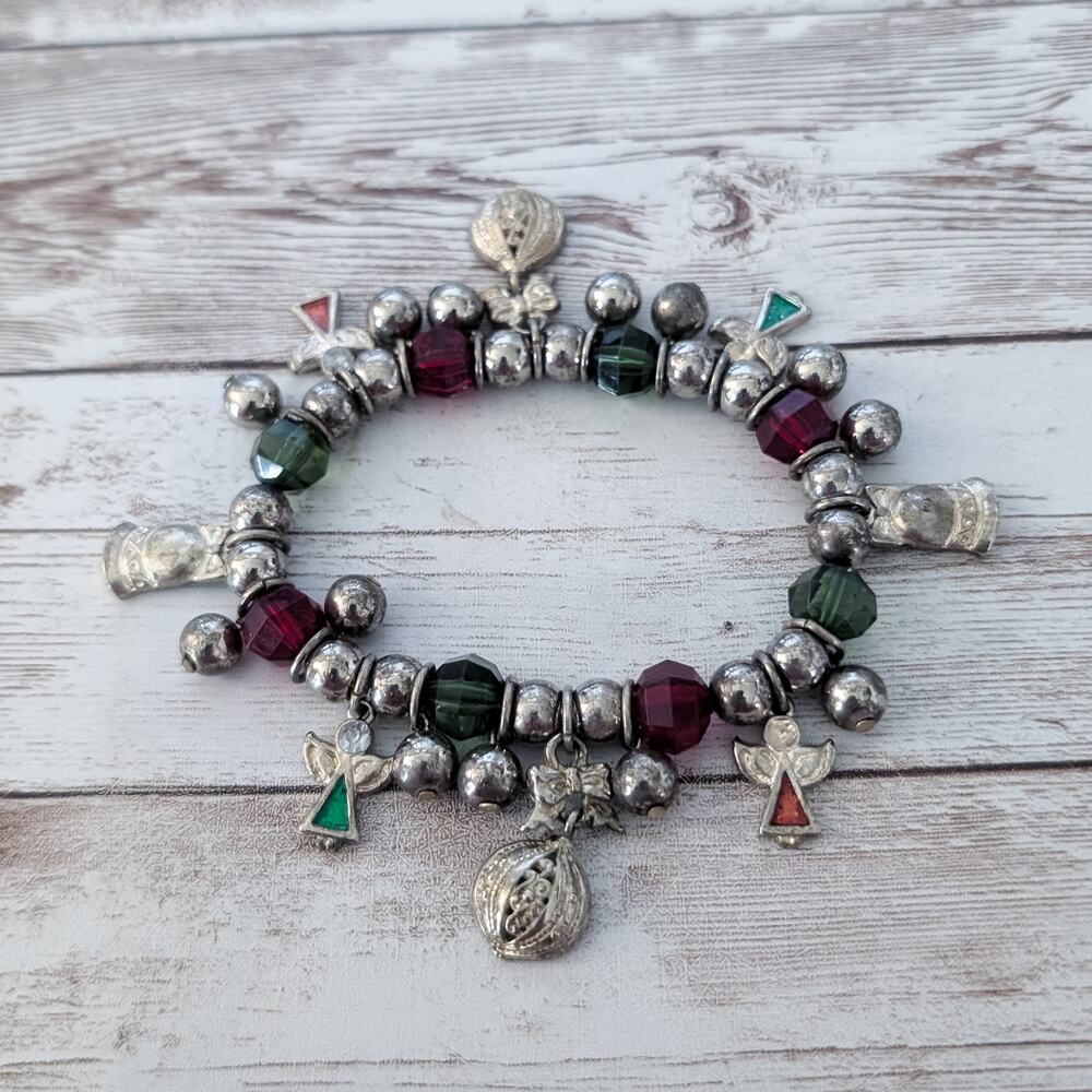 Christmas Theme Stretch Bracelet - Heavy Tarnish/Discoloration
